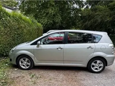 Gebraucht Toyota Corolla Verso 129 PS (94 kW) 2008 Silber Van / Kleinbus