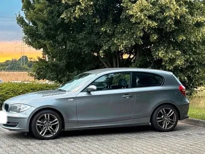 Gebraucht BMW 116 122 PS (89 kW) 2008 Grau Kleinwagen