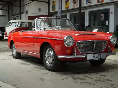 Gebraucht Fiat 1200 58 PS (42 kW) 1961 Rot Cabrio