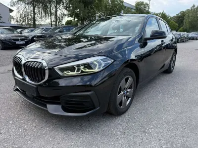Gebraucht BMW 118 Advantage 150 PS (110 kW) 2023 Saphirschwarz Limousine
