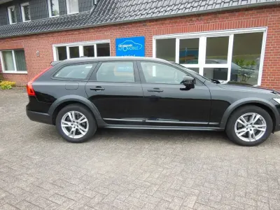 Gebraucht Volvo V90 CC 190 PS (139 kW) 2019 019 / black stone Kombi