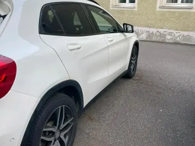 Gebraucht Mercedes GLA200 136 PS (100 kW) 2015 SUV