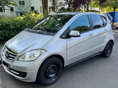Gebraucht Mercedes A160 95 PS (69 kW) 2011 Grau Kleinwagen