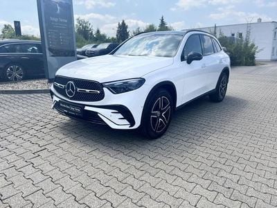 Weiß (manufaktur opalithweiss bright) Gebraucht 2024 Mercedes GLC300 AMG Line Premium Plus SUV | 60.990 € (Fairer Preis)