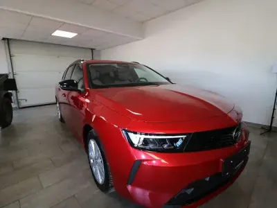 Second-hand Opel Astra Enjoy 110 CP (80 kW) 2024 Roșu Hatchback