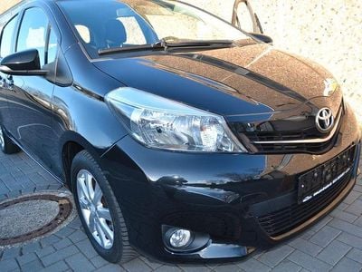 Gebraucht Toyota Yaris Life 69 PS (50 kW) 2013 Schwarz Kleinwagen