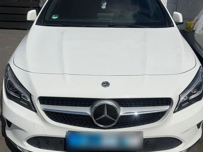 Gebraucht Mercedes CLA200 Shooting Brake 136 PS (100 kW) 2018 Weiß Kombi