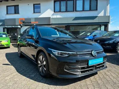 Gebraucht VW Golf VIII Goal 150 PS (110 kW) 2024 Schwarz Kombi