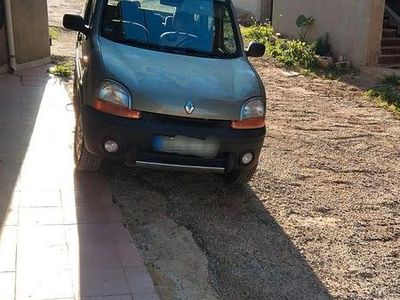 Usado Renault Kangoo Authentique 95 HP (69 kW) 2001 Cinzento Monovolume