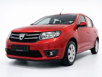 Rot Gebraucht 2016 Dacia Sandero Lauréate Limousine | 6.999 € (Fairer Preis)
