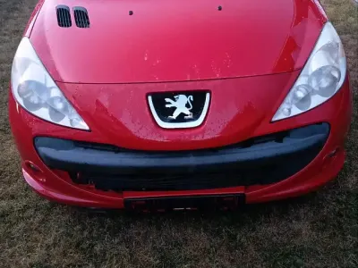 Gebraucht Peugeot 206+ 60 PS (44 kW) 2009 Rot Kleinwagen