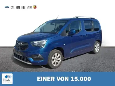 Second-hand Opel Combo Life Innovation 131 CP (96 kW) 2018 Albastru