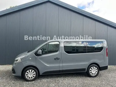 Gebraucht Renault Trafic Life 145 PS (106 kW) 2020 Grau Van / Kleinbus