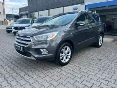 Gebraucht Ford Kuga Titanium 150 PS (110 kW) 2017 Grau (metallic) SUV