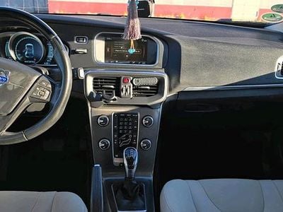 Weiß Gebraucht 2014 Volvo V40 Limousine | 8.800 € (Superpreis)