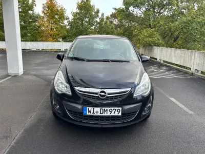 Używany Opel Corsa Selection 87 KM (63 kW) 2011 Czarny Hatchback