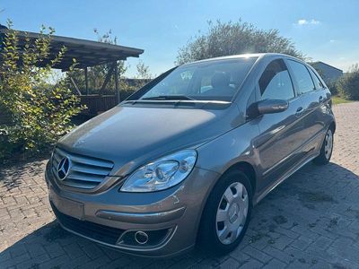 Mercedes B200
