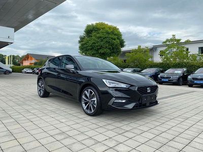 Gebraucht Seat Leon FR 150 PS (110 kW) 2021 Midnight schwarz meta.../schwarz Limousine