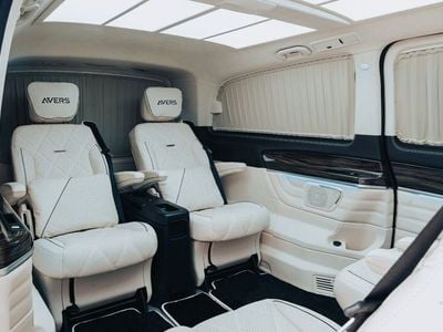 Gebraucht Mercedes EQV300 150 kW (204 PS) 2024 Schwarz Van / Kleinbus