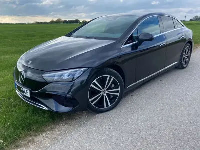 Używany Mercedes EQE300 180 kW (245 KM) 2024 Czarny Sedan/Limuzyna