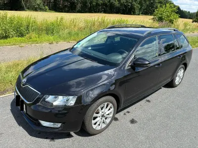 Gebraucht Skoda Octavia Ambition 105 PS (77 kW) 2015 Schwarz Kombi