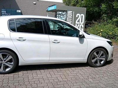 Second-hand Peugeot 308 Allure 150 CP (110 kW) 2017 Alb Coupe