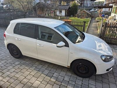 Gebraucht VW Golf VI Style 105 PS (77 kW) 2011 Weiß Kleinwagen
