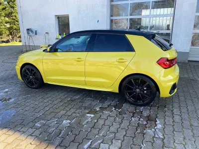 Używany Audi A1 Sportback S-Line 110 KM (80 kW) 2023 Żółty Hatchback