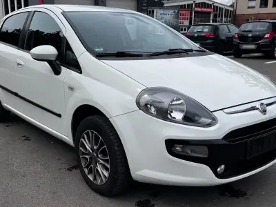 Gebraucht Fiat Punto 69 PS (50 kW) 2011 Weiß Kleinwagen