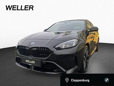 Black sapphire (schwarz) Gebraucht 2024 BMW 120 Comfort Edition Kleinwagen | 34.599 € (Fairer Preis)