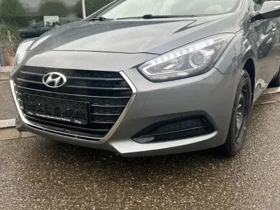 Gebraucht Hyundai i40 Classic 135 PS (99 kW) 2017 Grau Limousine