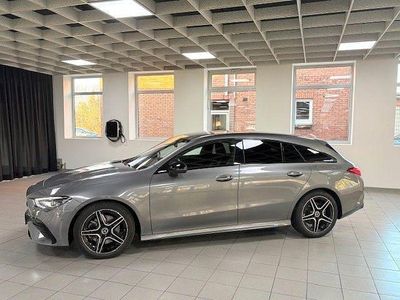 Grau Gebraucht 2024 Mercedes CLA200 Shooting Brake AMG Kombi | 36.900 €
