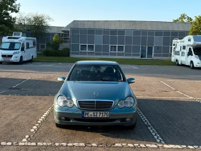 Second-hand Mercedes C220 145 CP (106 kW) 2001 Verde Berlinǎ