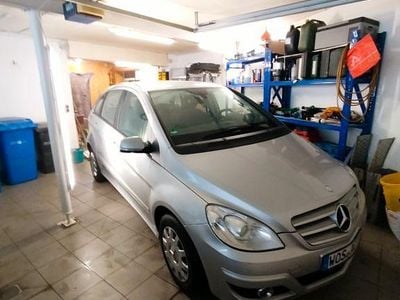 Silber Gebraucht 2008 Mercedes B170 Van / Kleinbus | 2.490 €
