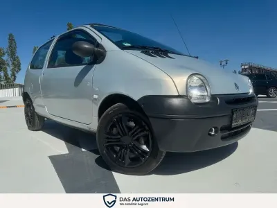 Używany Renault Twingo Authentique 58 KM (42 kW) 2004 Srebrny Hatchback