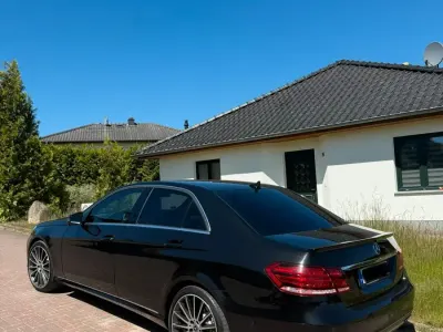 Gebraucht Mercedes E200 136 PS (100 kW) 2014 Schwarz Limousine