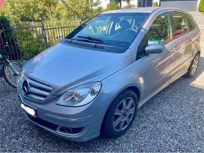 Mercedes B200