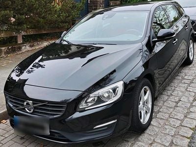 Usata Volvo V60 150 CV (110 kW) 2016 Nero Station wagon