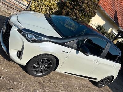 Gebraucht Toyota Yaris Hybrid 74 PS (54 kW) 2018 Andere farben Kleinwagen