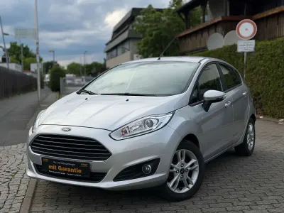 Gebraucht Ford Fiesta Trend 82 PS (60 kW) 2015 Polarsilber metallic Kleinwagen