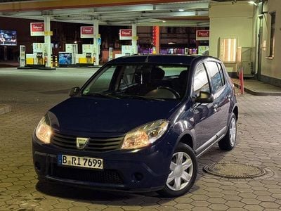 Gebraucht Dacia Sandero 75 PS (55 kW) 2009 Silber Limousine