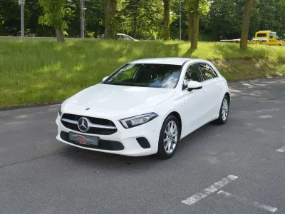 Gebraucht Mercedes A180 116 PS (85 kW) 2019 Polarweiss  unilack Kleinwagen
