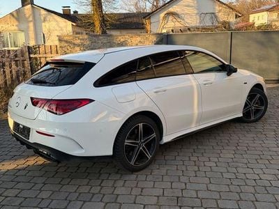 Gebraucht Mercedes CLA250e Shooting Brake 218 PS (160 kW) 2020 Weiß Kombi