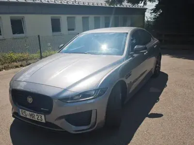 Gebraucht Jaguar XE R-Dynamic 179 PS (131 kW) 2020 Grau Limousine
