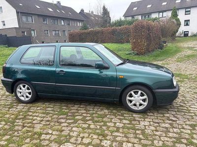 Grün Gebraucht 1996 VW Golf III Kleinwagen | 2.500 €