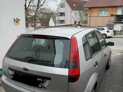 Usata Ford Fiesta 74 CV (54 kW) 2002 Grigio Utilitaria