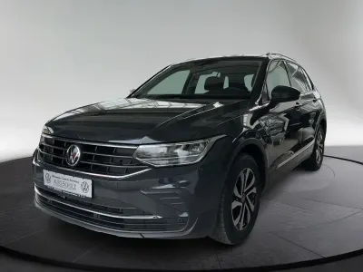 Gebraucht VW Tiguan Active 150 PS (110 kW) 2023 Grau SUV