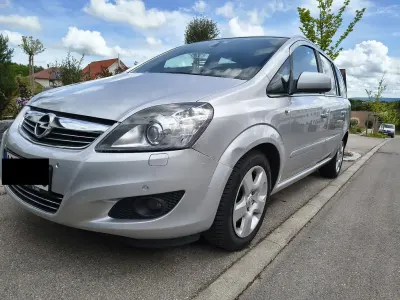 Gebraucht Opel Zafira 125 PS (91 kW) 2012 Silber Van / Kleinbus