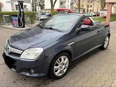 Usata Opel Tigra 90 CV (66 kW) 2007 Blu Cabrio