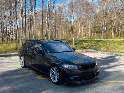 Second-hand BMW 325 Comfort Edition 197 CP (144 kW) 2009 Negru Hatchback